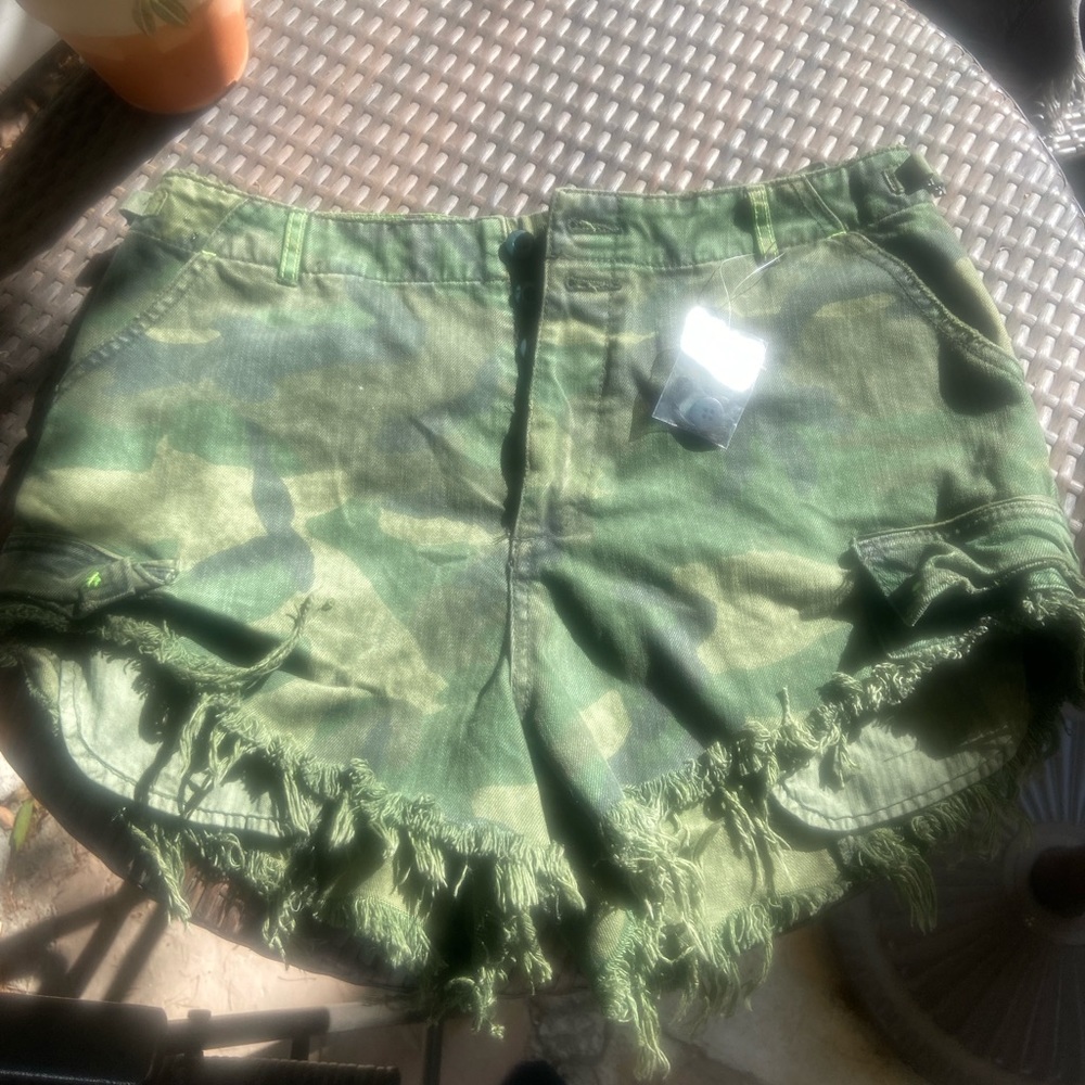 FFREE PEOPLE Camouflage Shorts